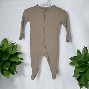 Old Navy Unisex Sleep & Play 2-Way-Zip Footed One-Piece Ribbed Tan